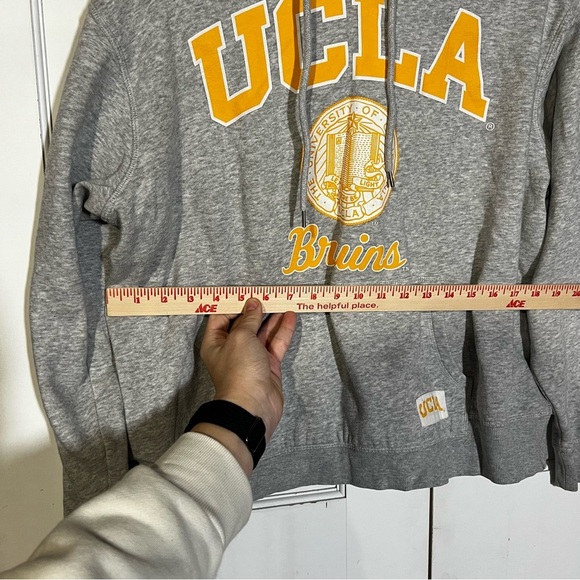 H&M UCLA Bruins Hoodie Gray Yellow Size XL - Picture 8 of 9